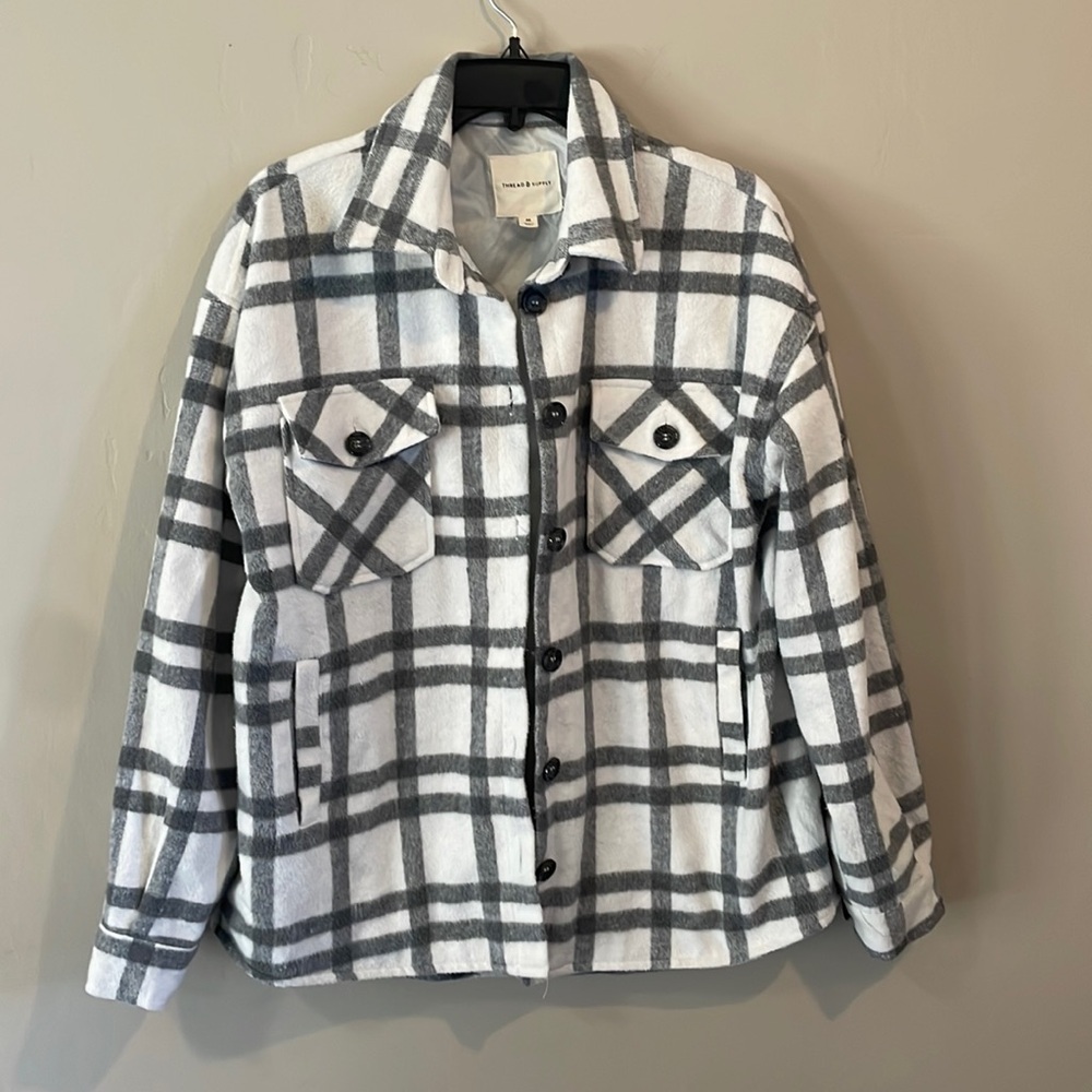 EUC Thread & Supply shacket, sz M